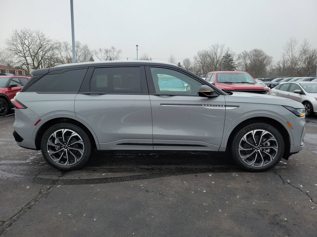 New 2026 Lincoln Nautilus Reserve AWD/4WD image 3