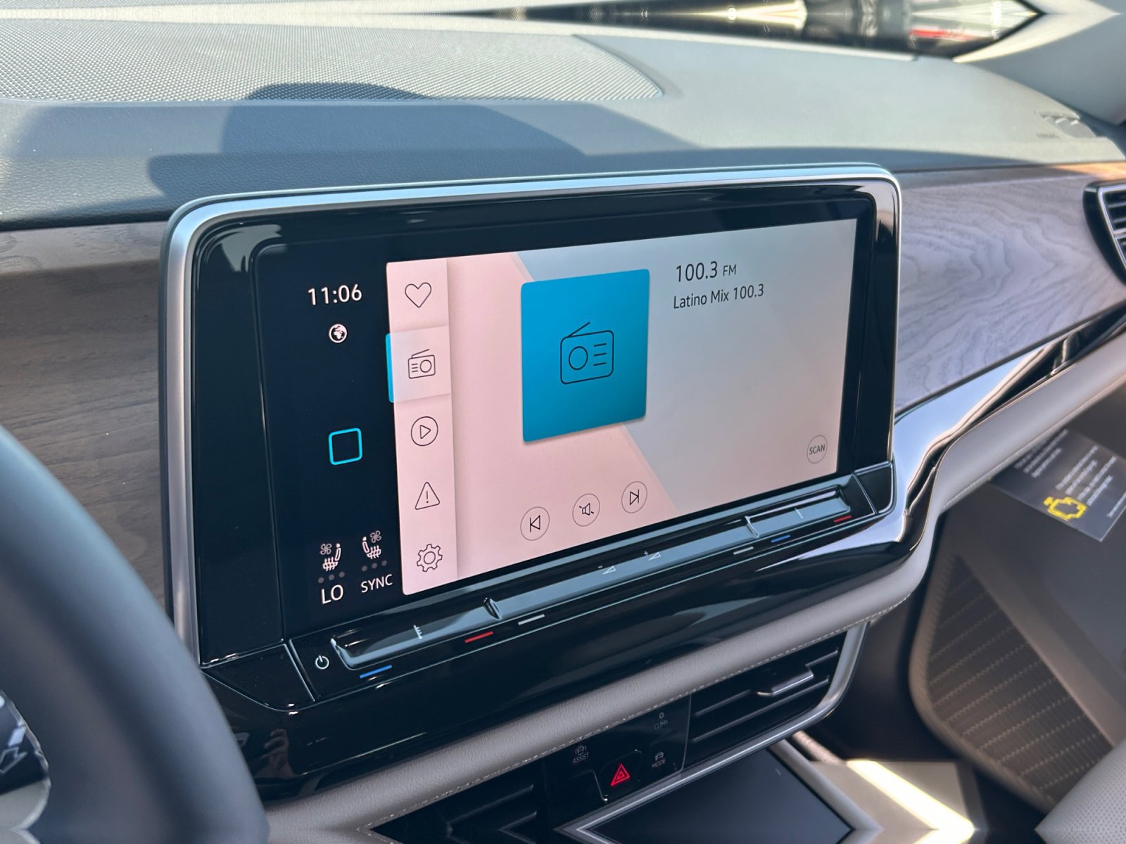New 2026 Volkswagen Atlas SE FWD image 27