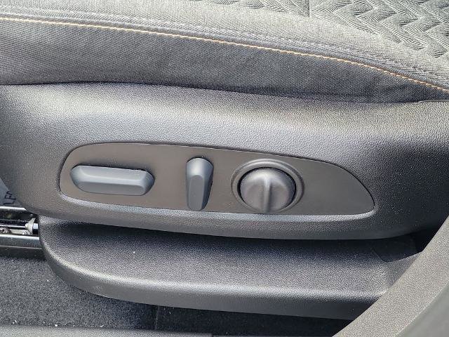 Used 2023 Chevrolet Equinox LT FWD image 22