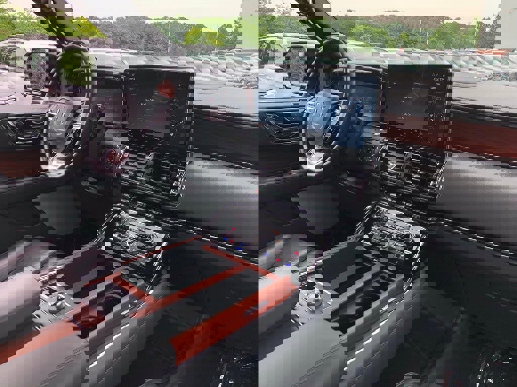 Used 2022 Lincoln Navigator Reserve image 15