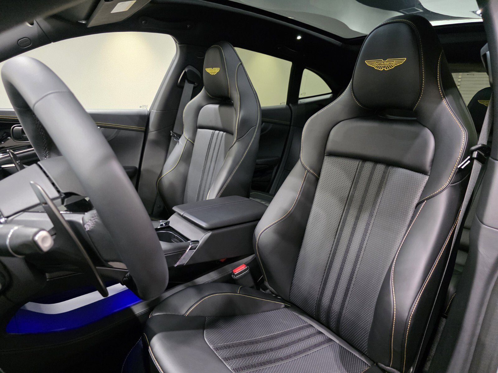 New 2026 Aston Martin DBX 707 image 12