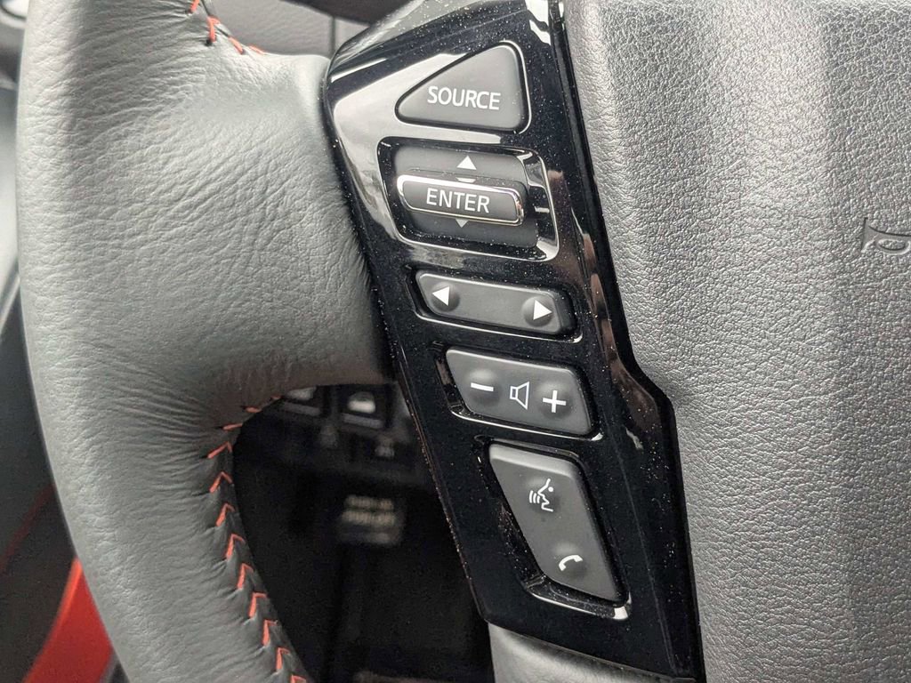 Used 2025 Nissan Frontier PRO-4X w/ Interior Protection Package image 29