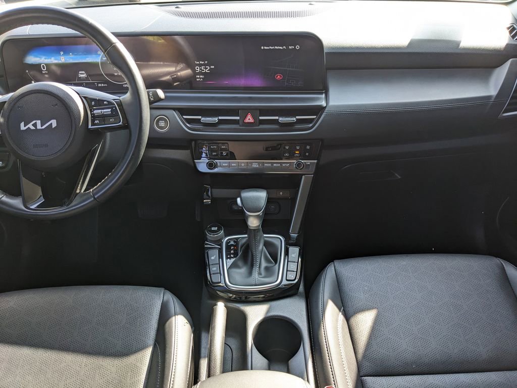 Certified 2025 Kia Seltos EX w/ EX Sunroof Package image 15