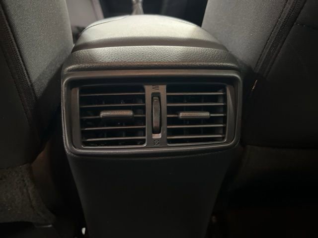 Used 2018 Nissan Rogue SV w/ Premium Package AWD/4WD image 14