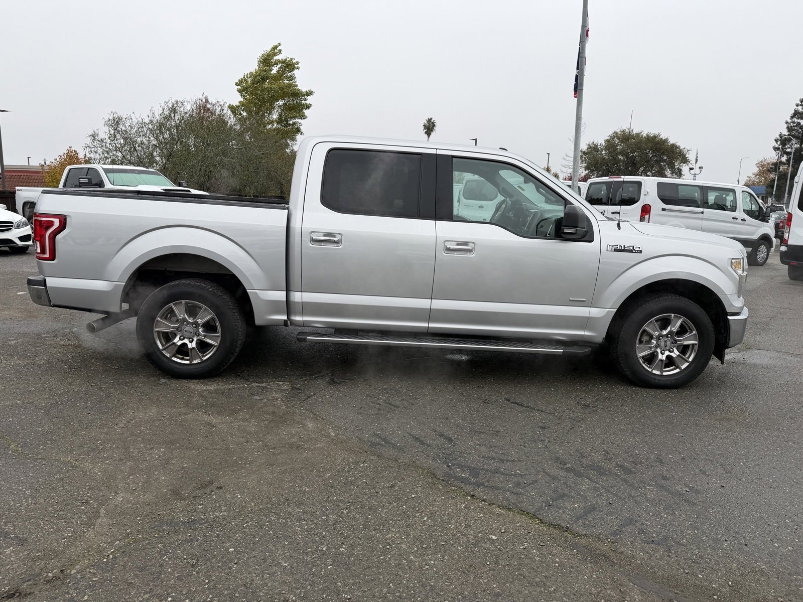 Used 2017 Ford F150 XLT w/ Equipment Group 302A Luxury image 6