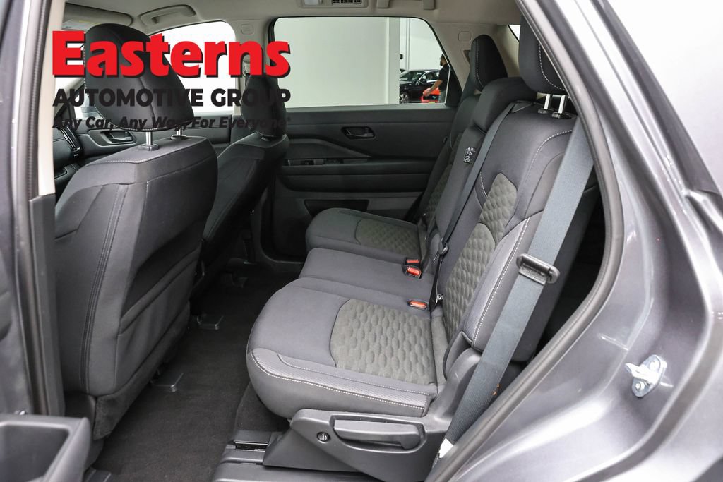 Used 2024 Nissan Pathfinder SV AWD/4WD image 21