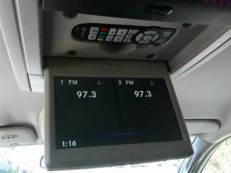 Used 2014 Chrysler Town & Country Touring image 17