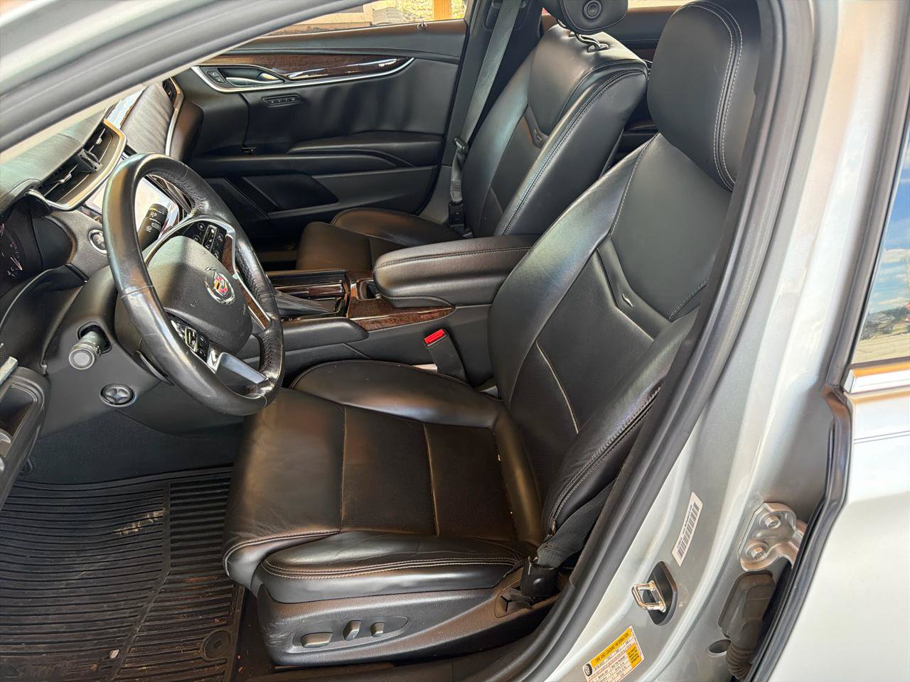 Used 2015 Cadillac XTS Luxury w/ Driver Awareness Package FWD image 11