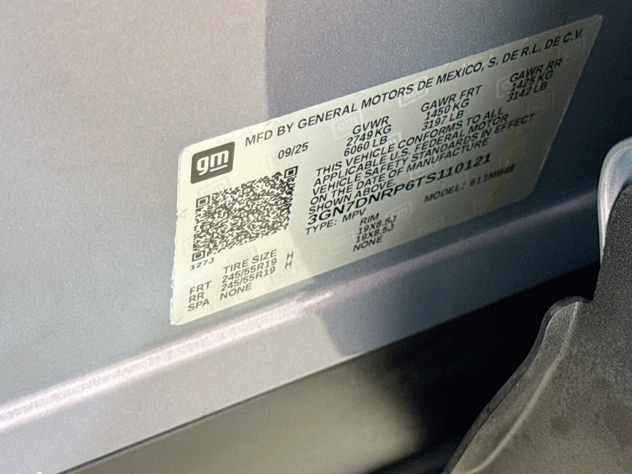 Used 2026 Chevrolet Equinox EV LT w/ LPO, All-Weather Mat Package FWD image 33