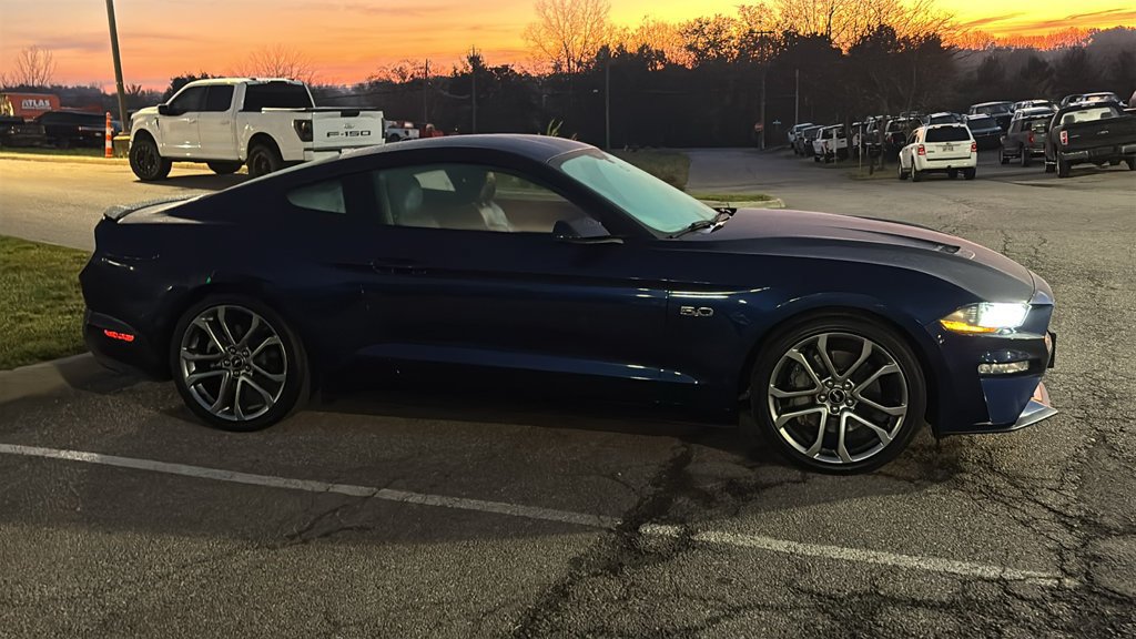 Used 2018 Ford Mustang GT Premium w/ Equipment Group 401A RWD image 28