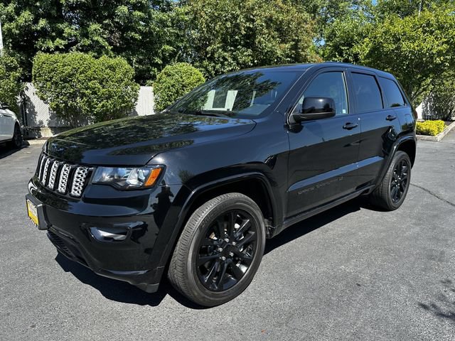 Used 2022 Jeep Grand Cherokee Laredo X AWD/4WD image 9