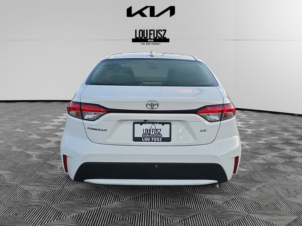 Used 2022 Toyota Corolla LE image 5