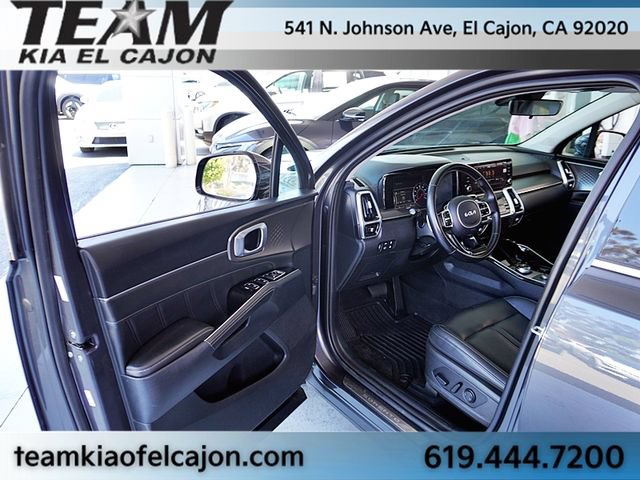 Certified 2022 Kia Sorento SX w/ Panoramic Sunroof Package AWD/4WD image 40
