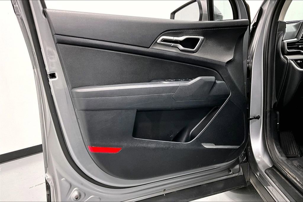 Used 2023 Kia Sportage LX image 20