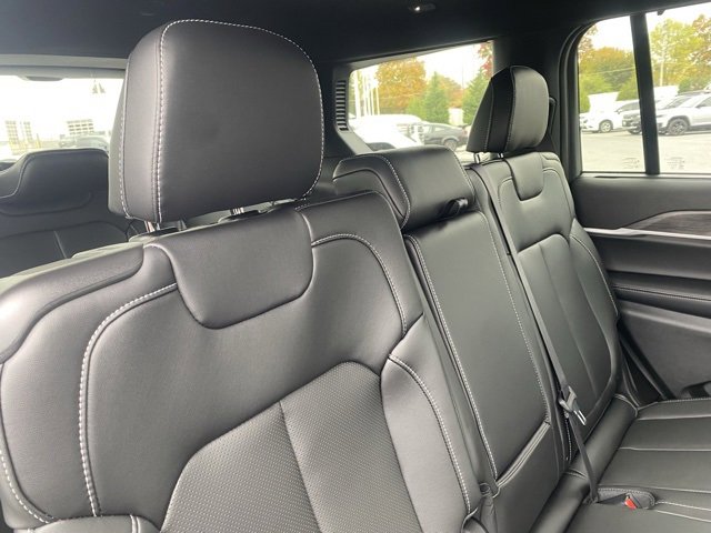 New 2025 Jeep Grand Cherokee L Limited w/ Luxury Tech Group II image 56