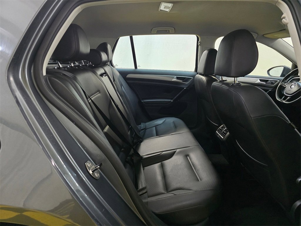 Used 2015 Volkswagen Golf SE image 43