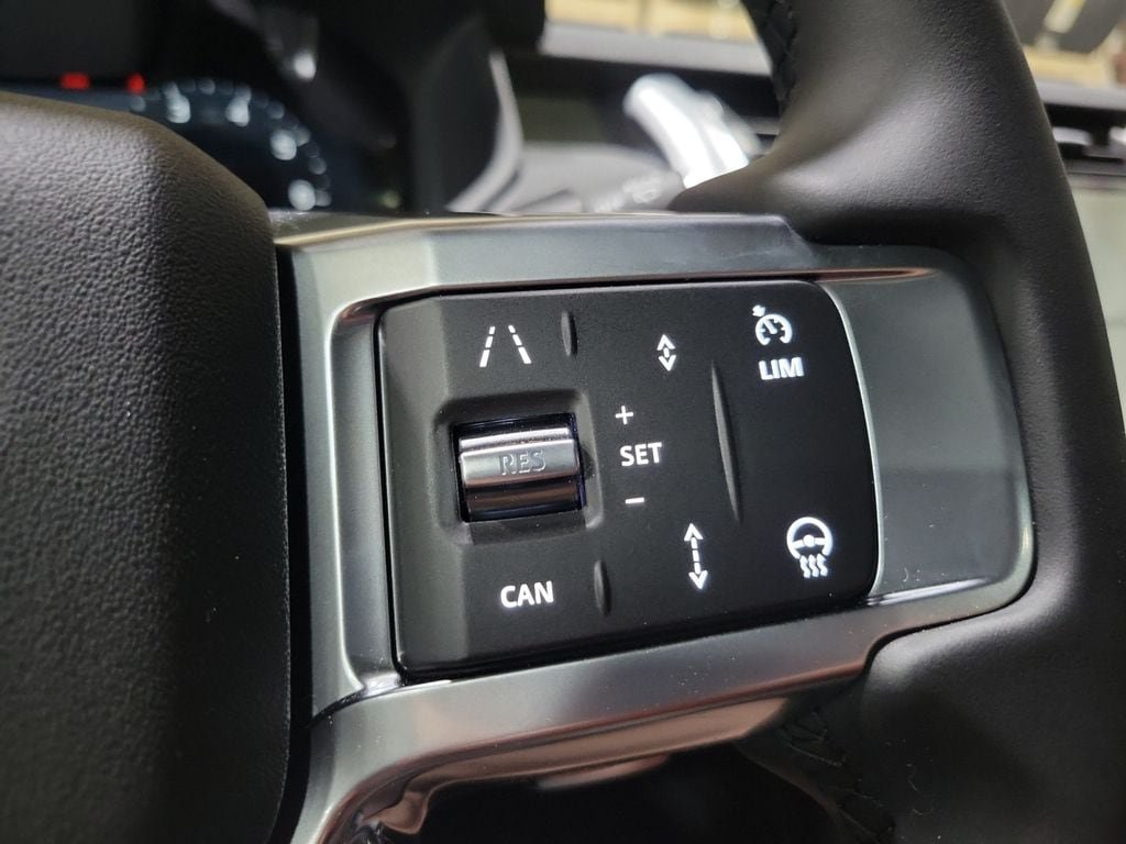New 2026 Land Rover Discovery Dynamic SE AWD/4WD image 16