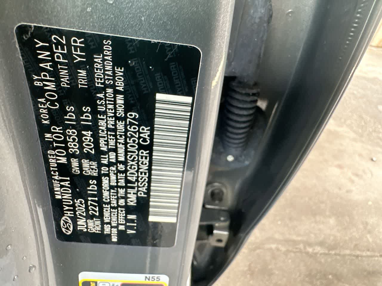 Used 2025 Hyundai Elantra SE FWD image 29