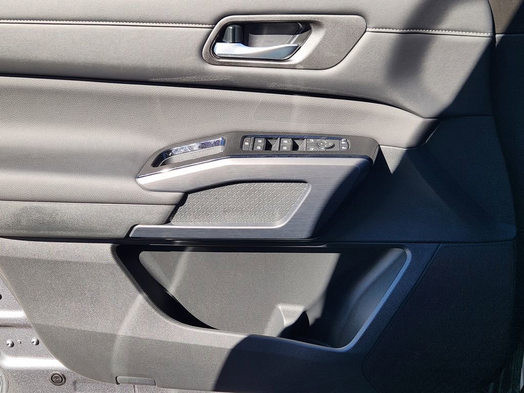 New 2026 Nissan Pathfinder SL image 16