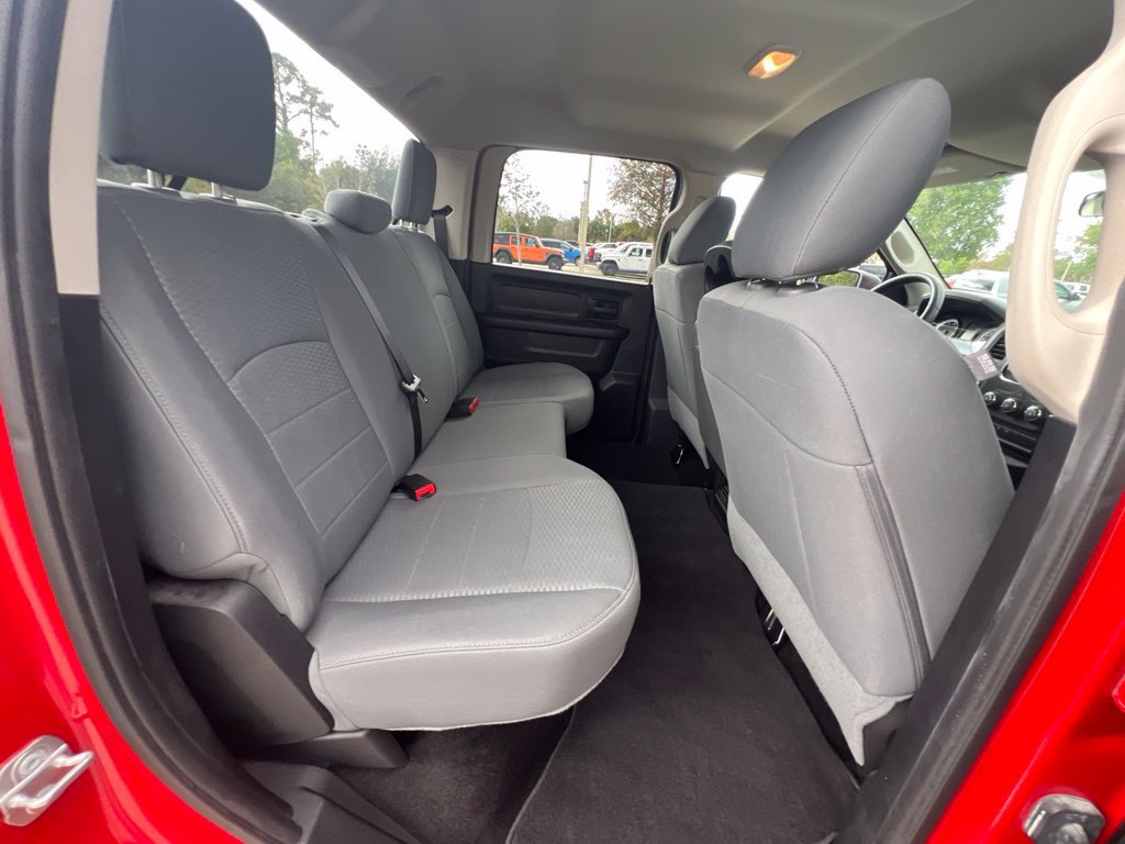 Used 2015 RAM 1500 Express RWD image 27
