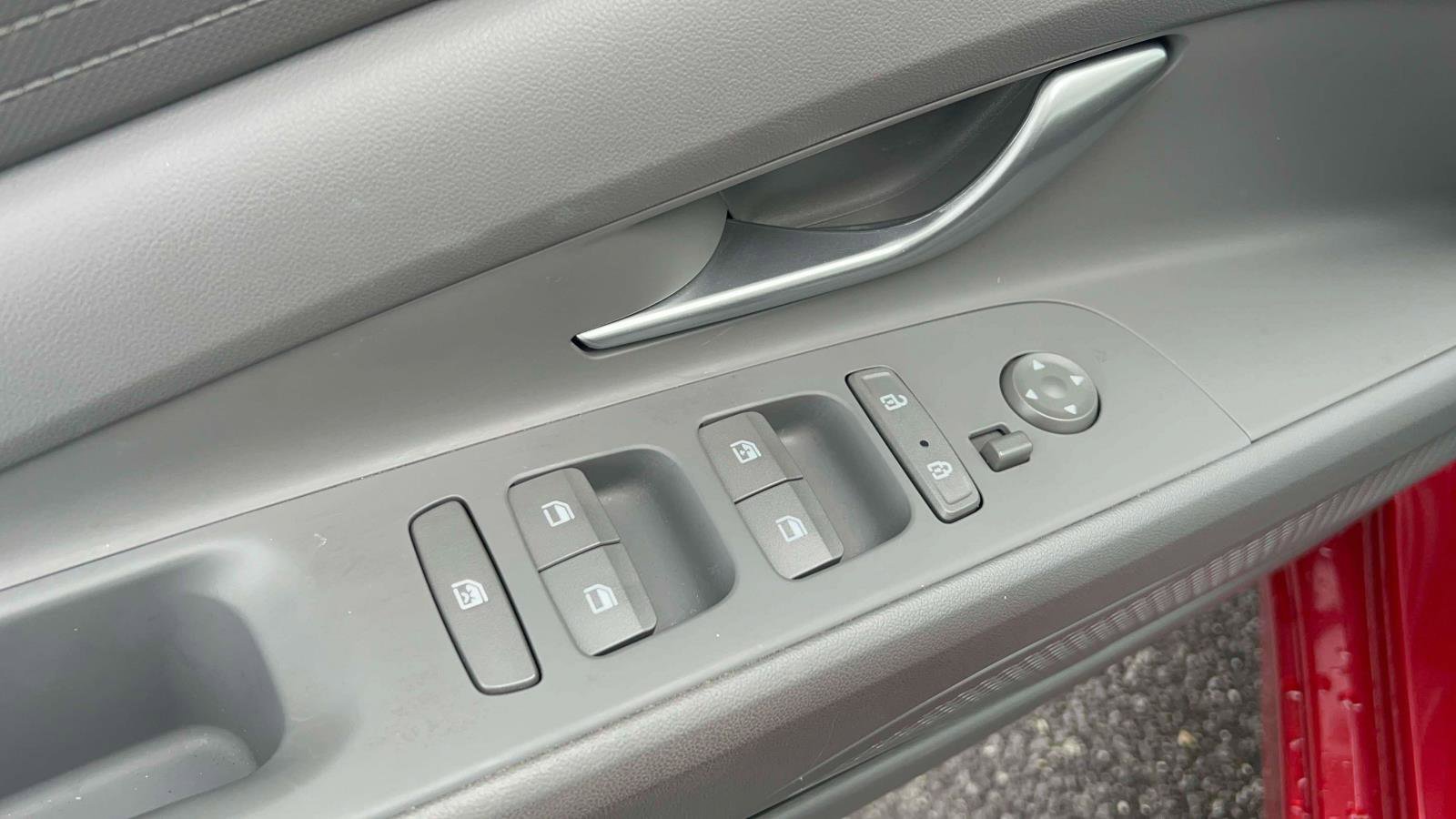 Used 2023 Hyundai Elantra SEL image 21