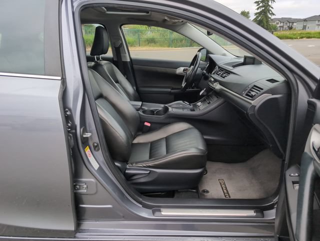Used 2012 Lexus CT 200h Premium w/ Premium Audio Pkg FWD image 10