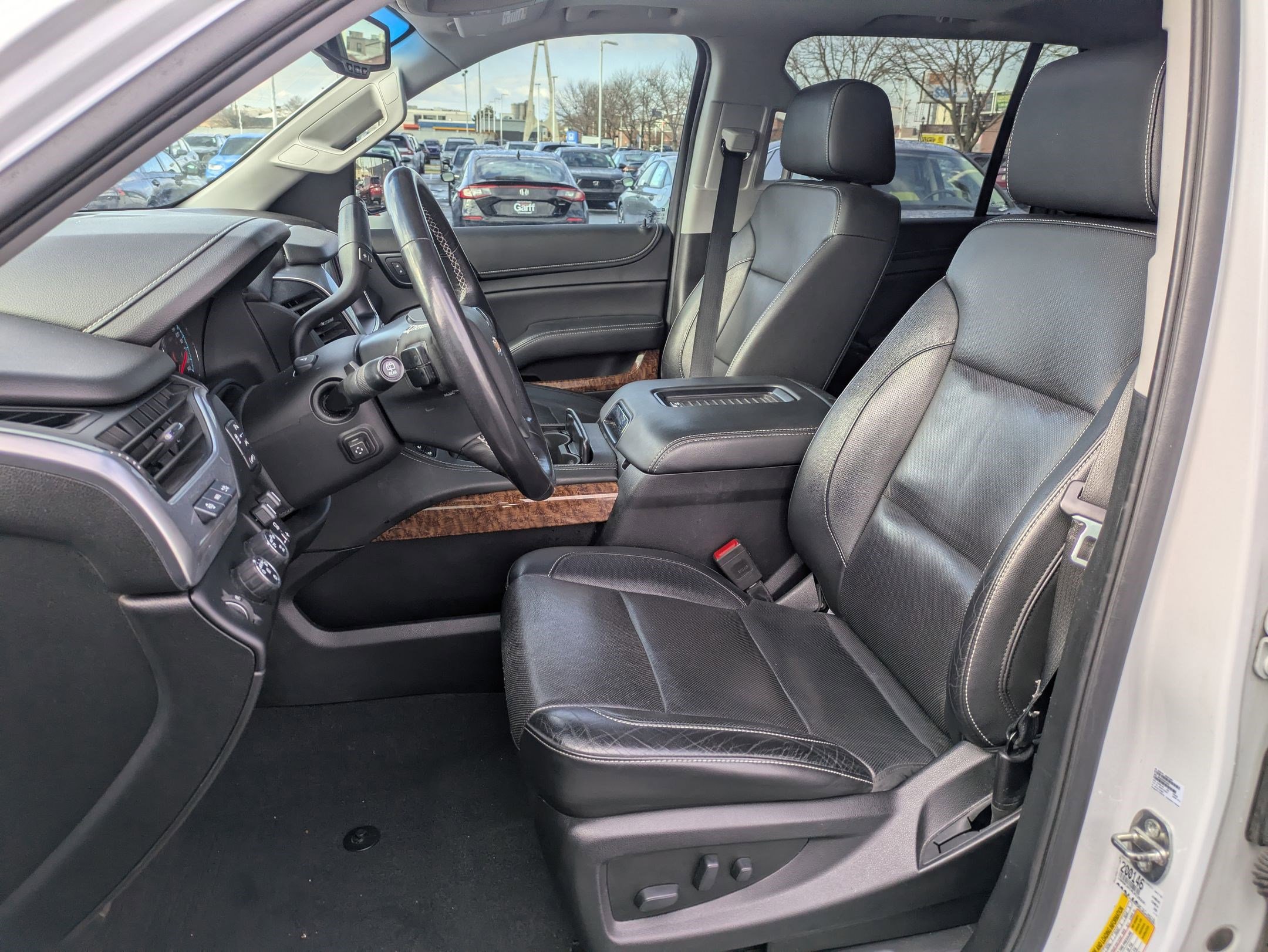 Used 2020 Chevrolet Suburban Premier image 28