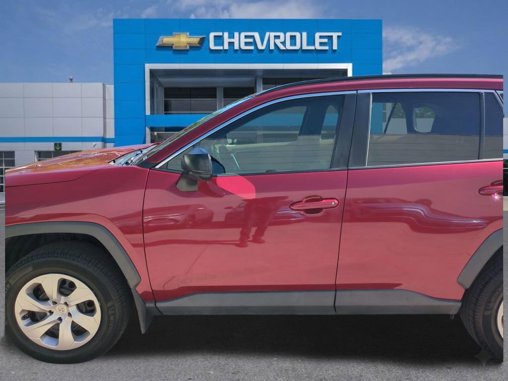 Used 2021 Toyota RAV4 LE image 13