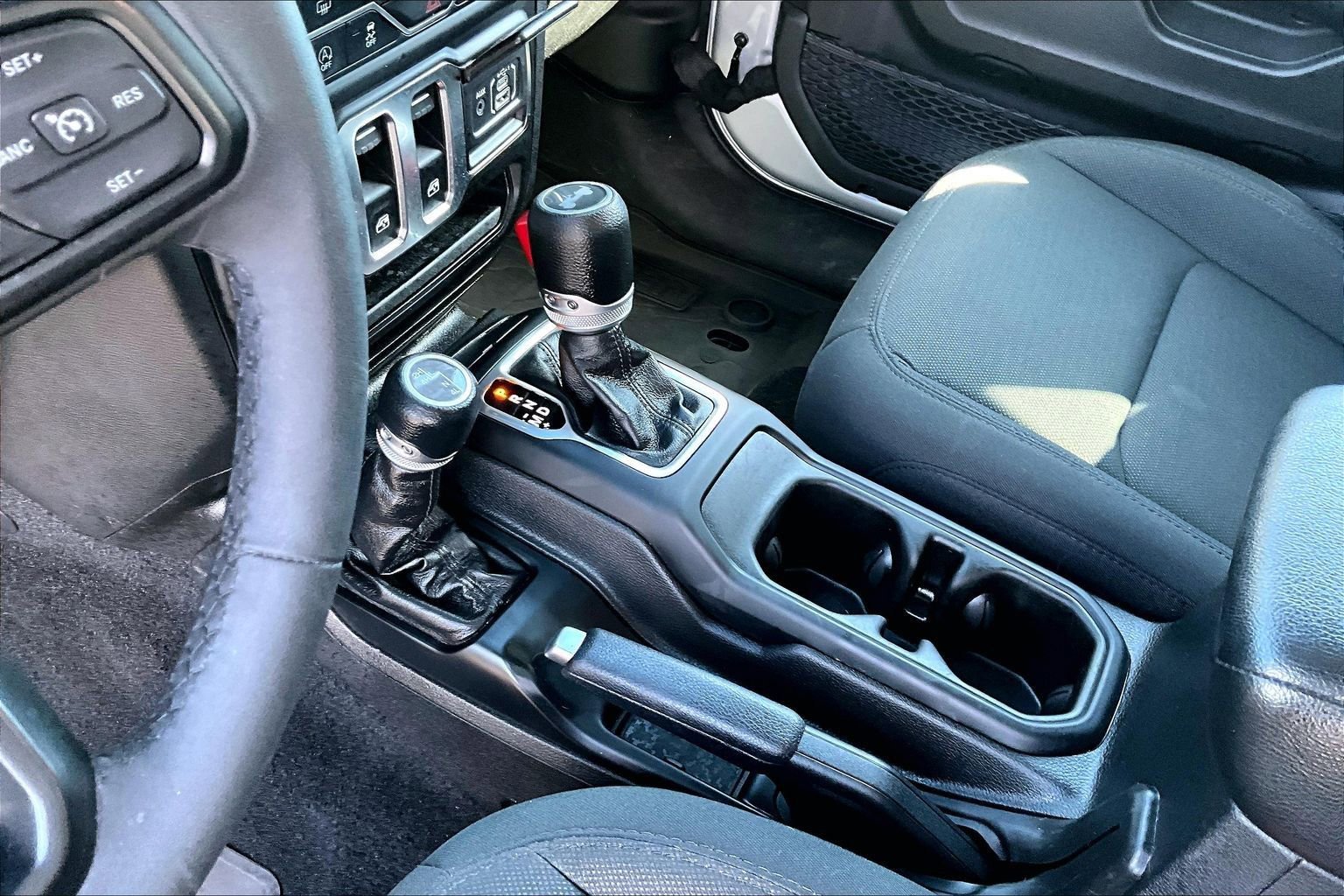 Used 2023 Jeep Wrangler Sport S image 18
