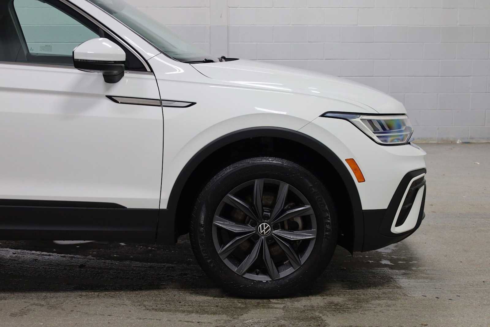 Used 2022 Volkswagen Tiguan SE image 11