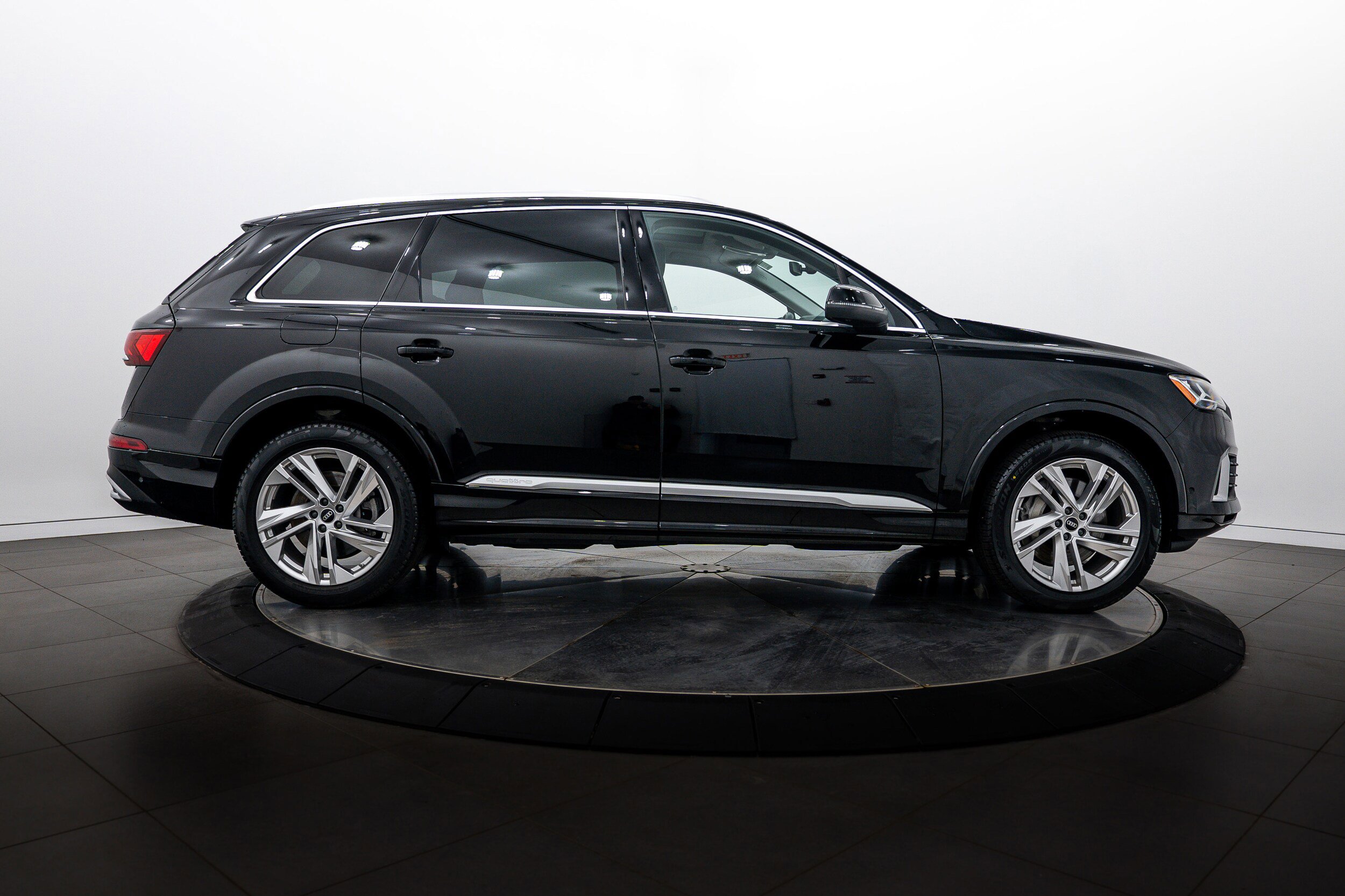 Certified 2022 Audi Q7 3.0T Premium w/ Convenience Package AWD/4WD image 3