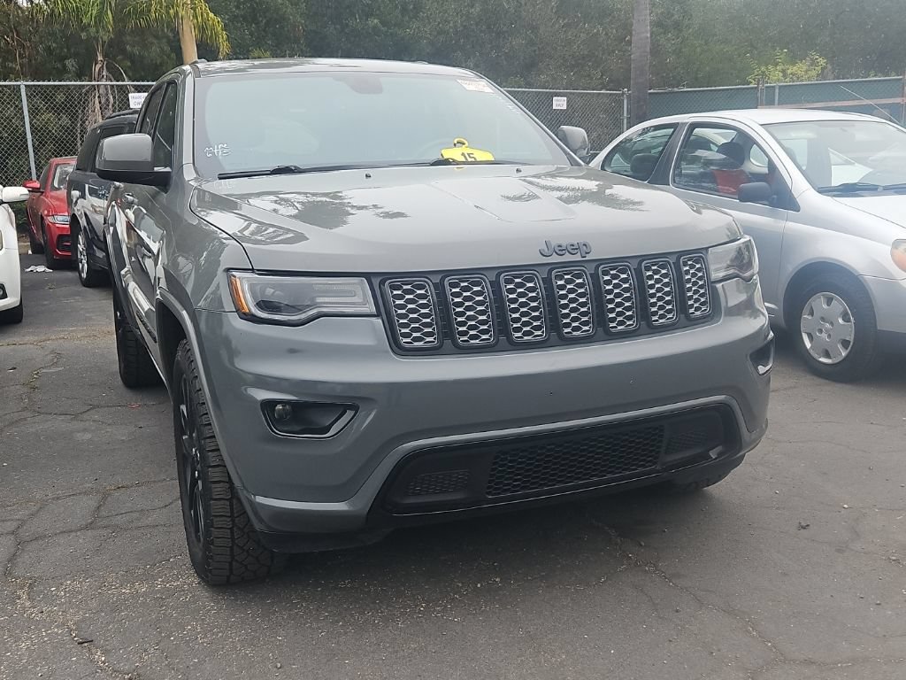 Used 2020 Jeep Grand Cherokee Altitude AWD/4WD image 3