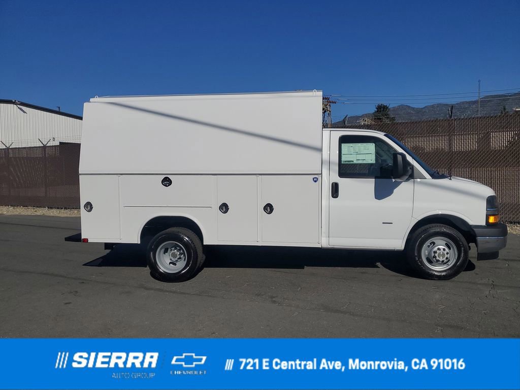 New 2026 Chevrolet Express 3500 w/ Power Convenience Package