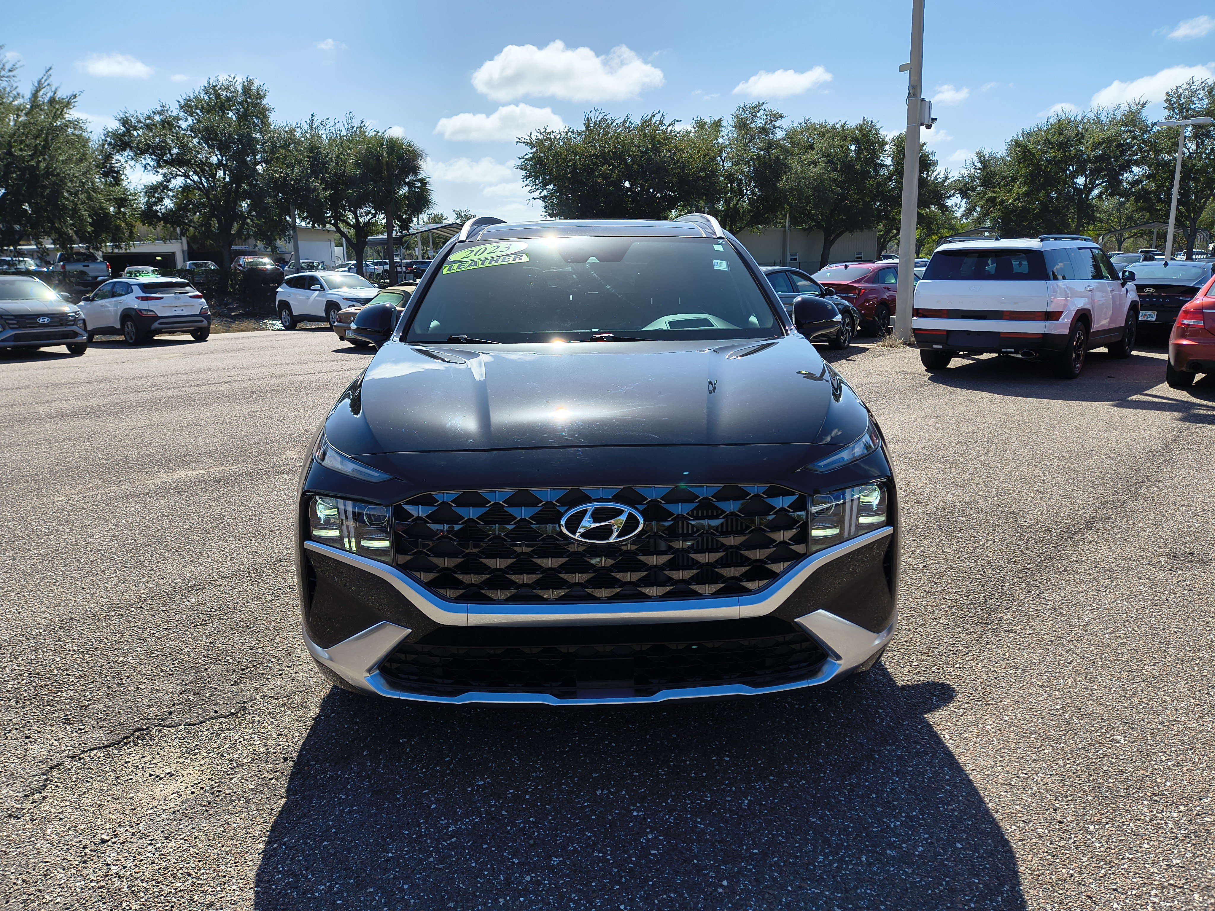 Used 2023 Hyundai Santa Fe Calligraphy FWD image 2