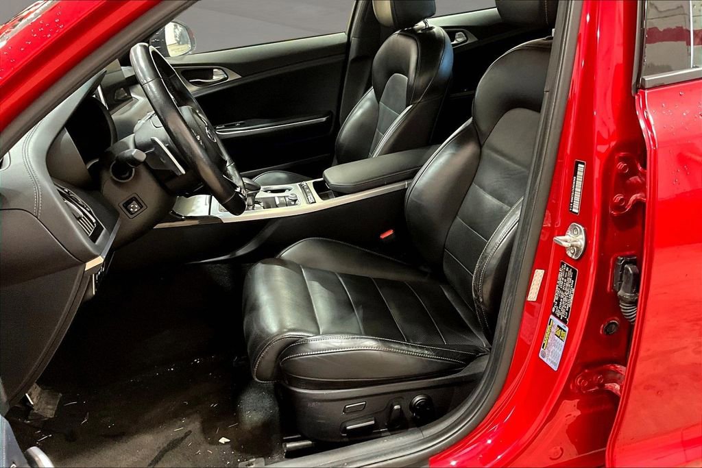 Used 2018 Kia Stinger GT2 AWD/4WD image 24