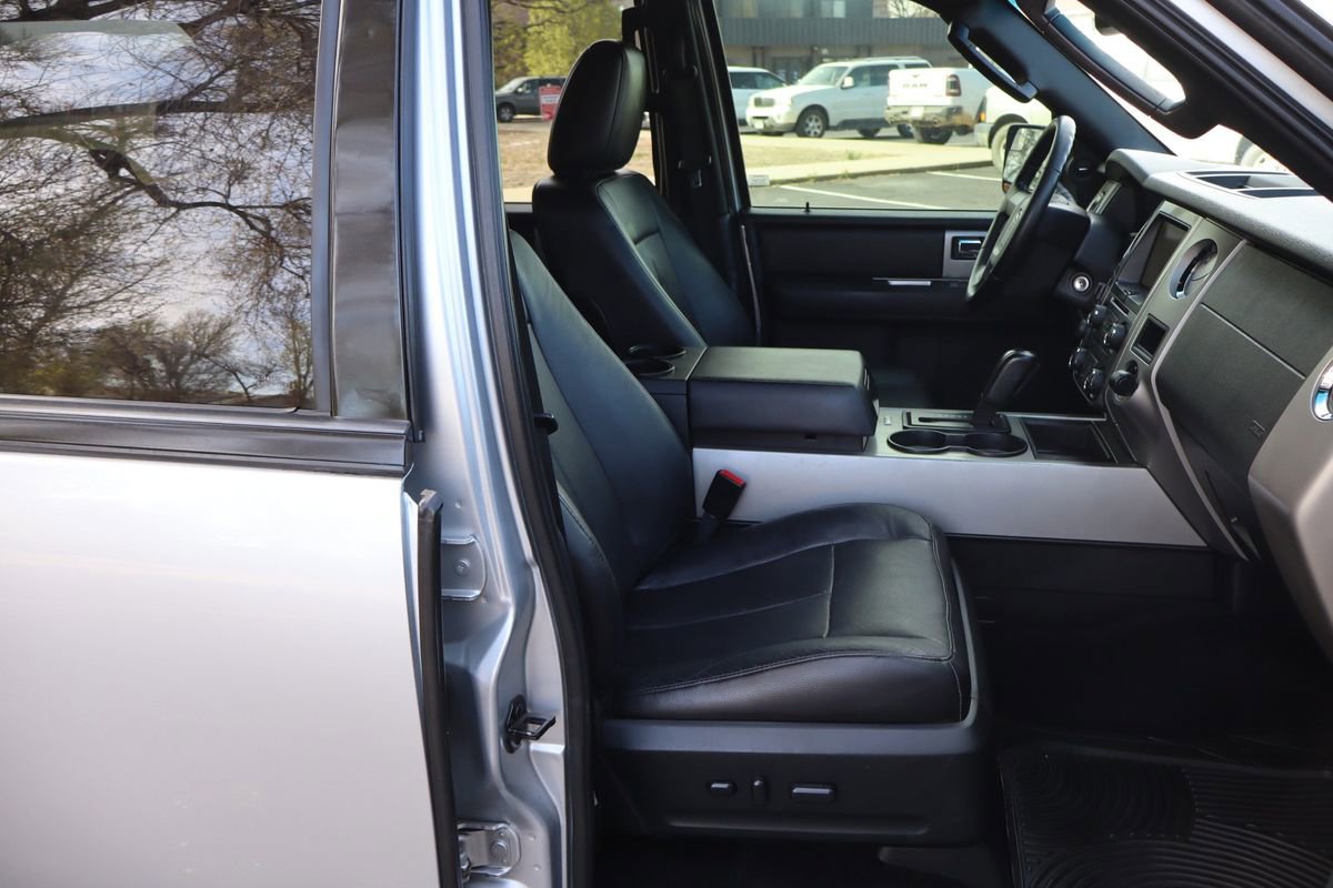 Used 2015 Ford Expedition EL XLT w/ Equipment Group 202A image 24