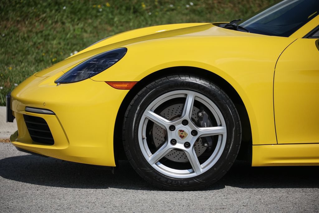 Certified 2024 Porsche 718 Boxster RWD image 39