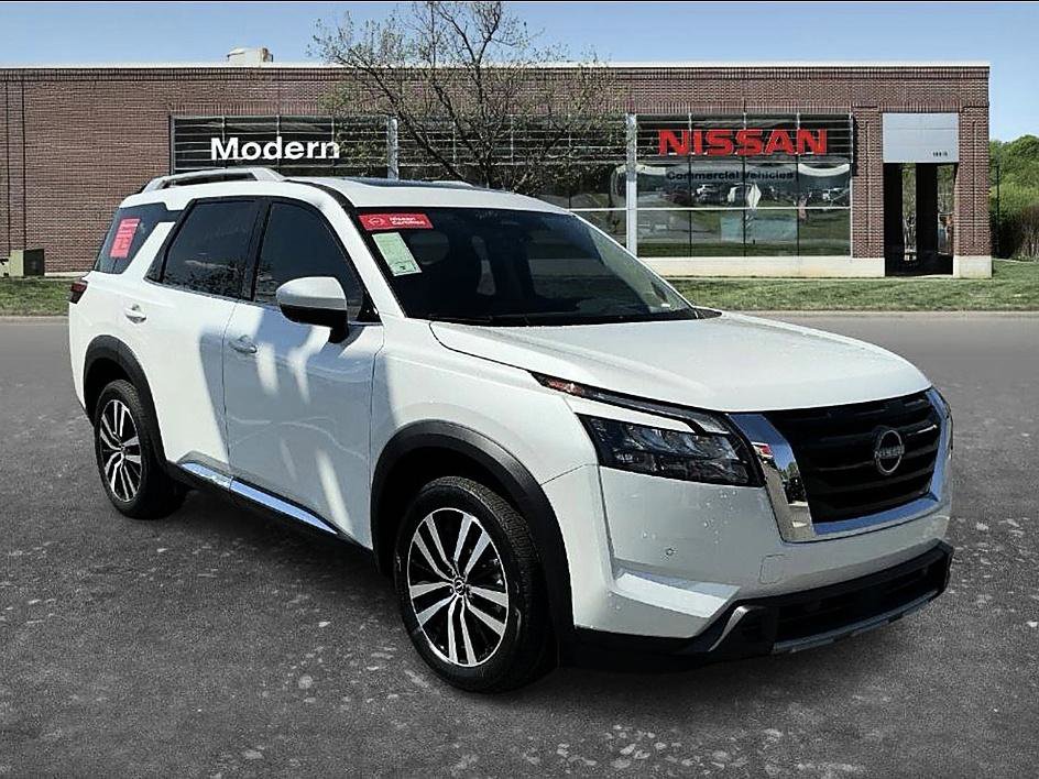 Certified 2024 Nissan Pathfinder Platinum w/ Cargo Package image 5