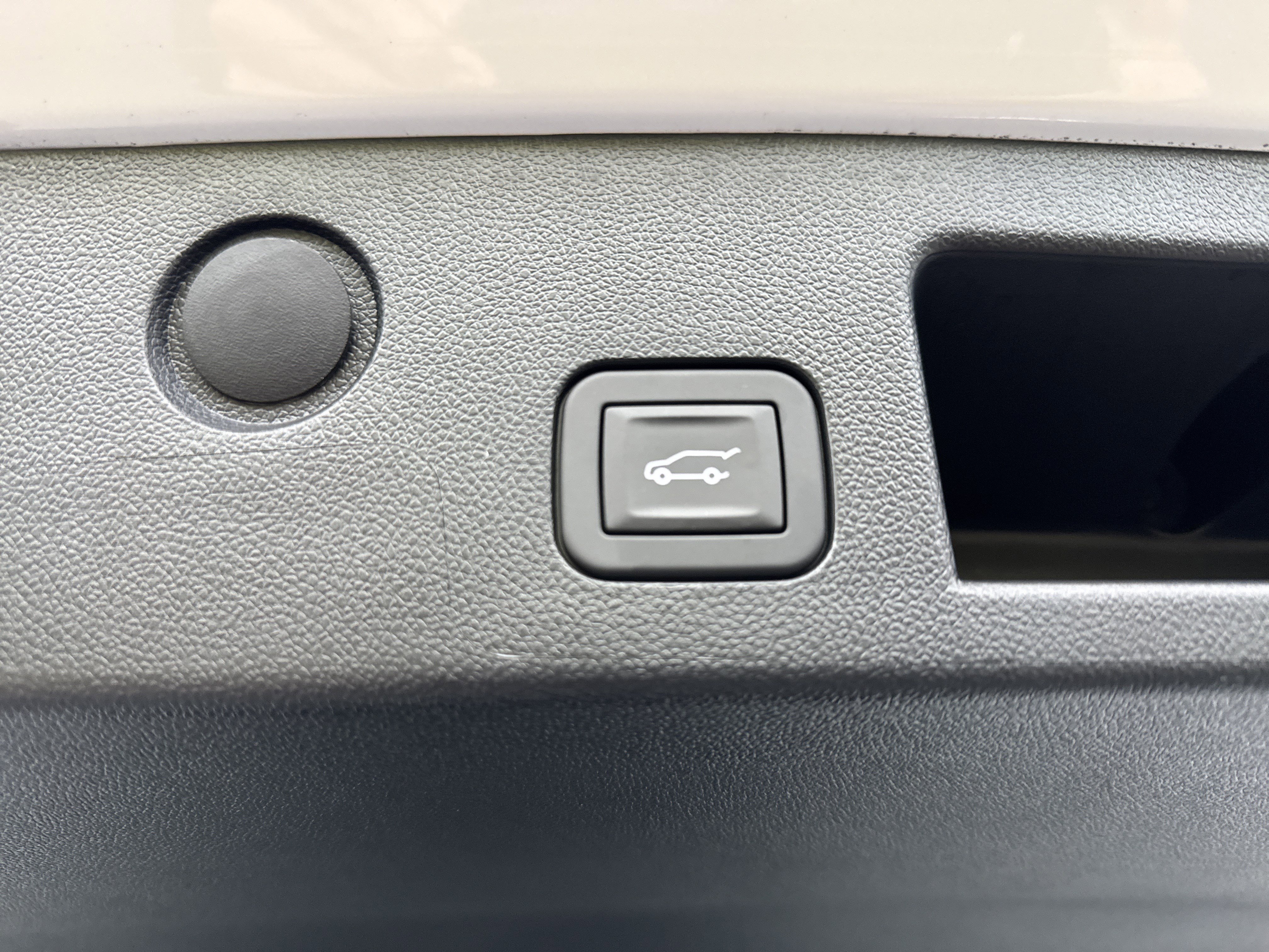 Used 2026 GMC Terrain Elevation w/ Elevation Premium Package image 32