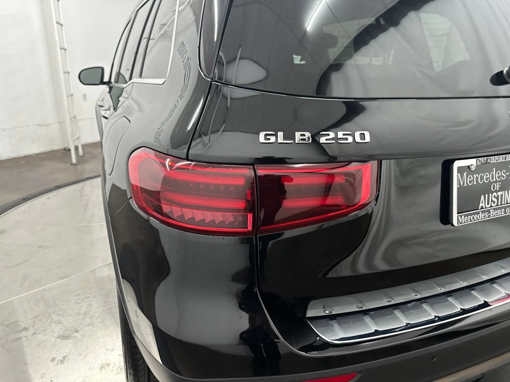 New 2026 Mercedes-Benz GLB 250 4MATIC image 11