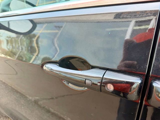 Used 2023 Chrysler Voyager LX image 10