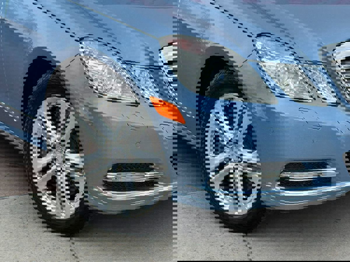 Used 2011 Mercedes-Benz E 550 Sedan image 5
