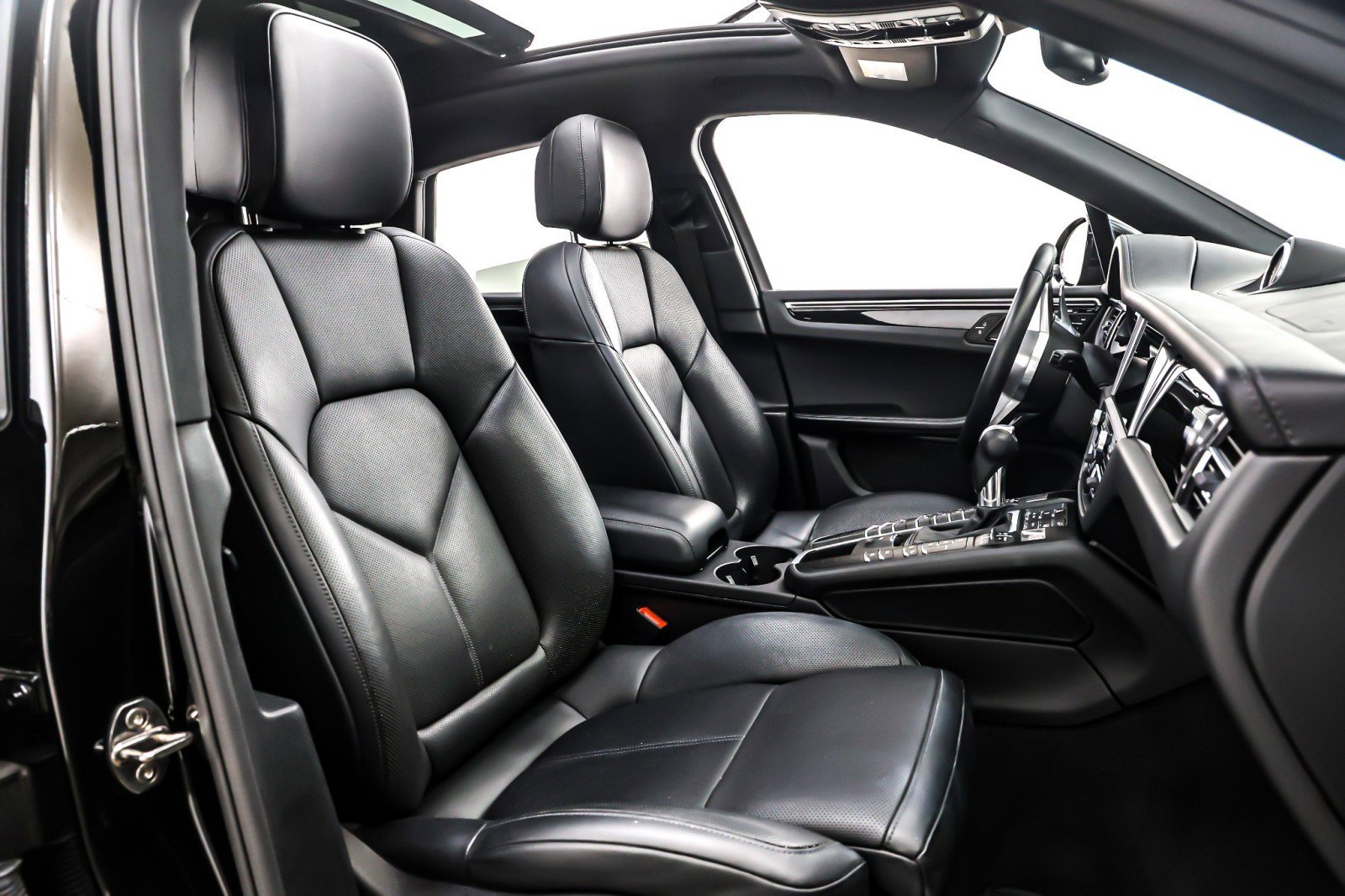 Used 2020 Porsche Macan S image 8