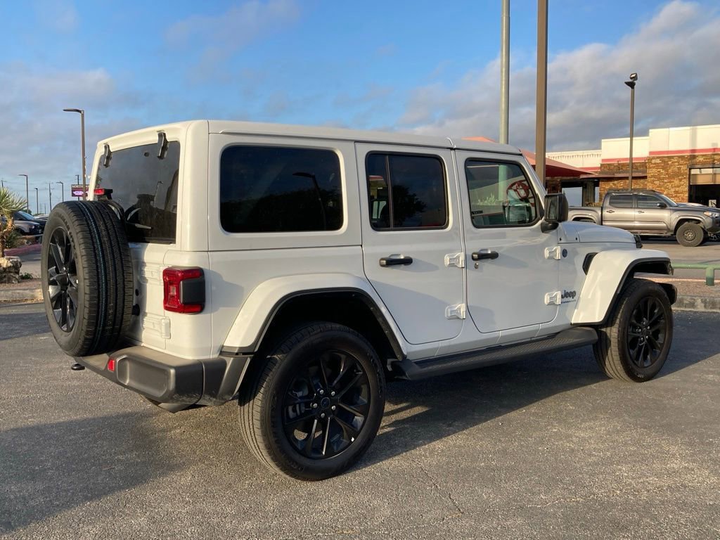 Used 2025 Jeep Wrangler Unlimited Sahara image 4