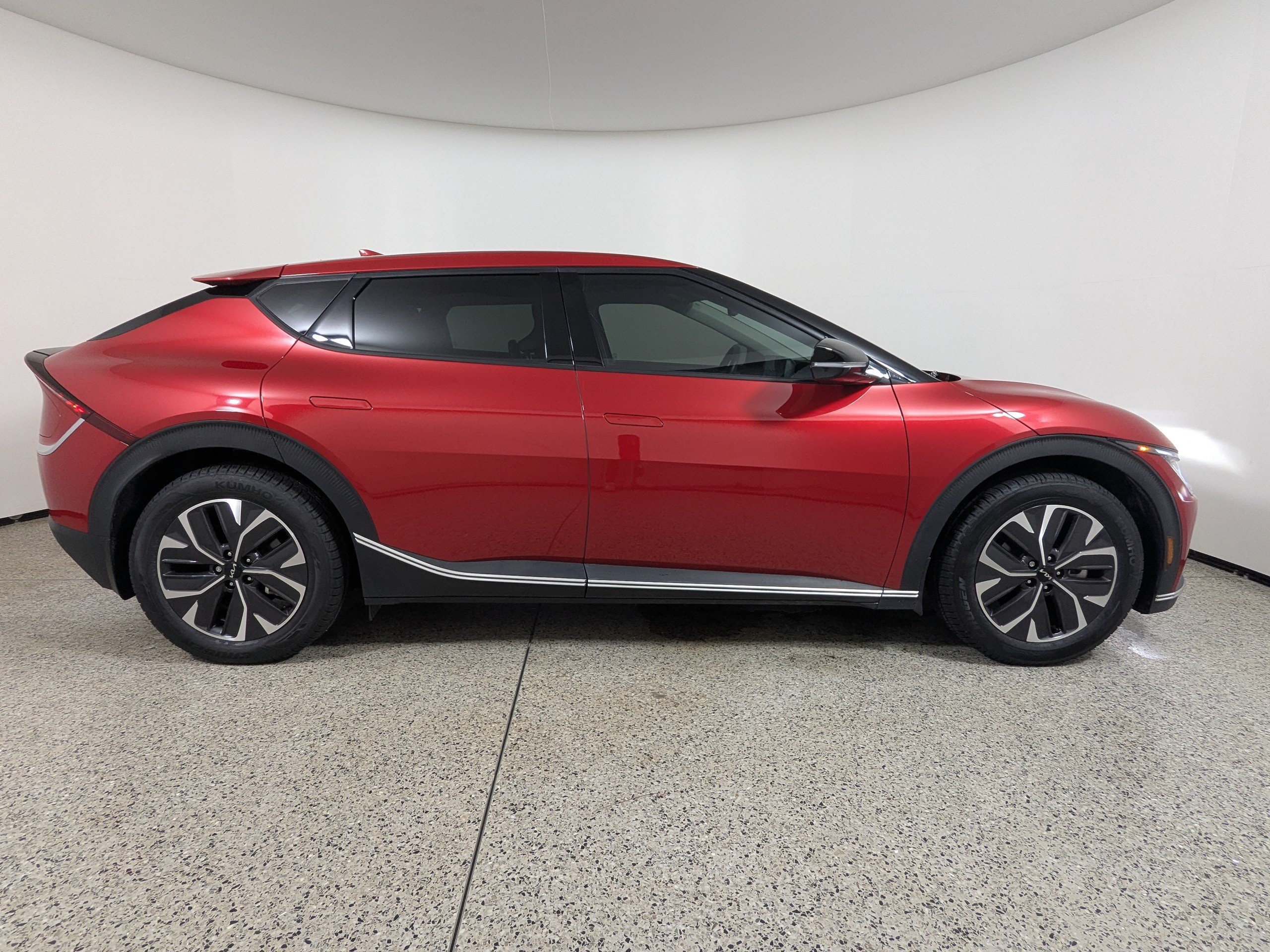 Used 2024 Kia EV6 Light RWD image 8