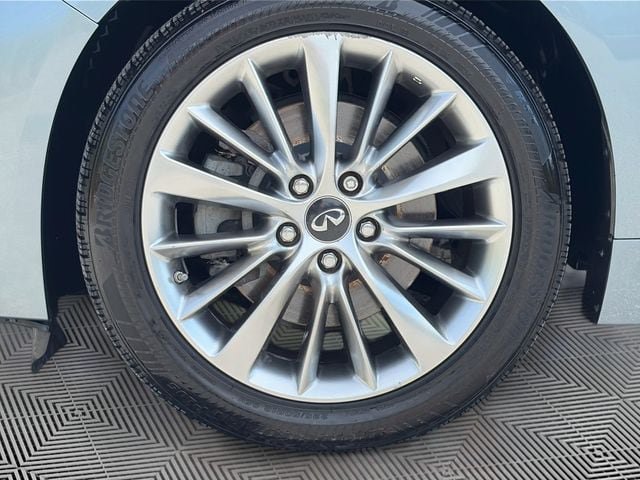 Used 2019 INFINITI Q50 Luxe w/ Essential Package (3.0T Luxe) AWD/4WD image 33