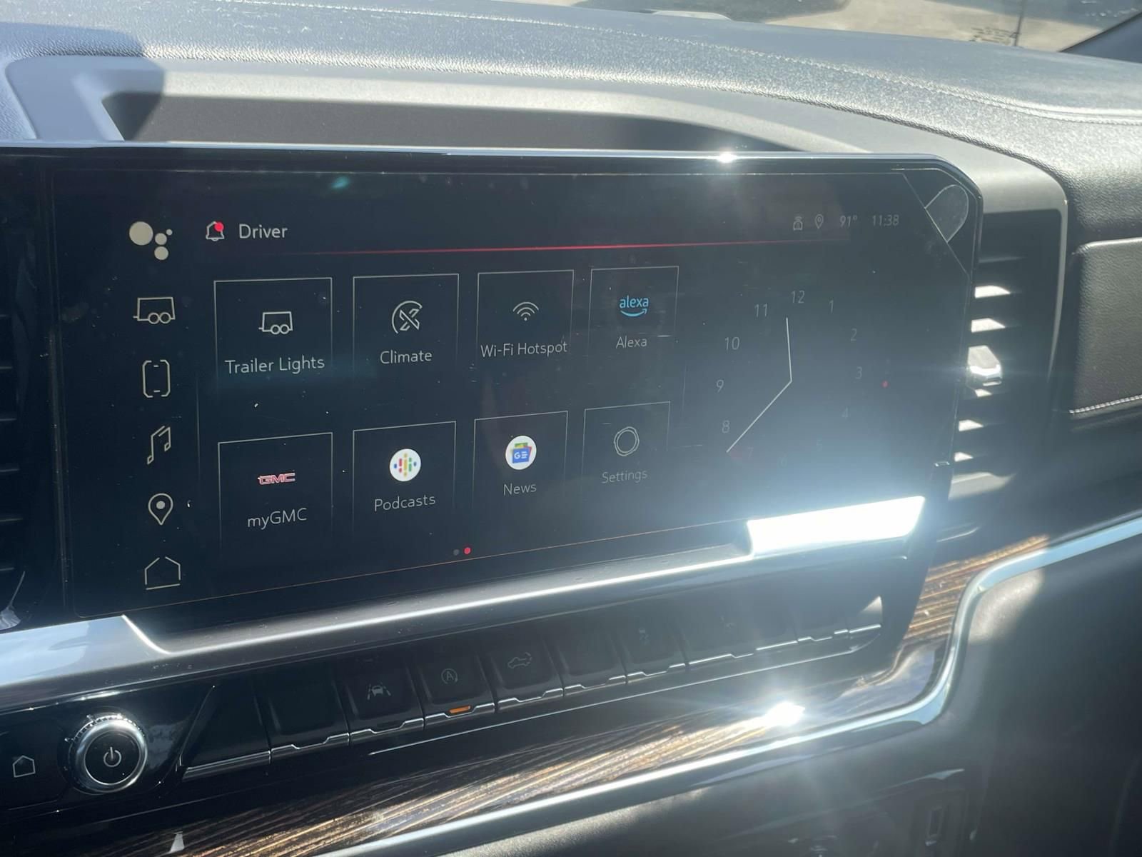 Used 2024 GMC Sierra 1500 Elevation image 18