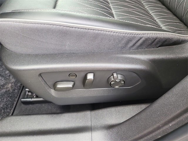 Certified 2021 Buick Envision Avenir w/ Technology Package II image 19