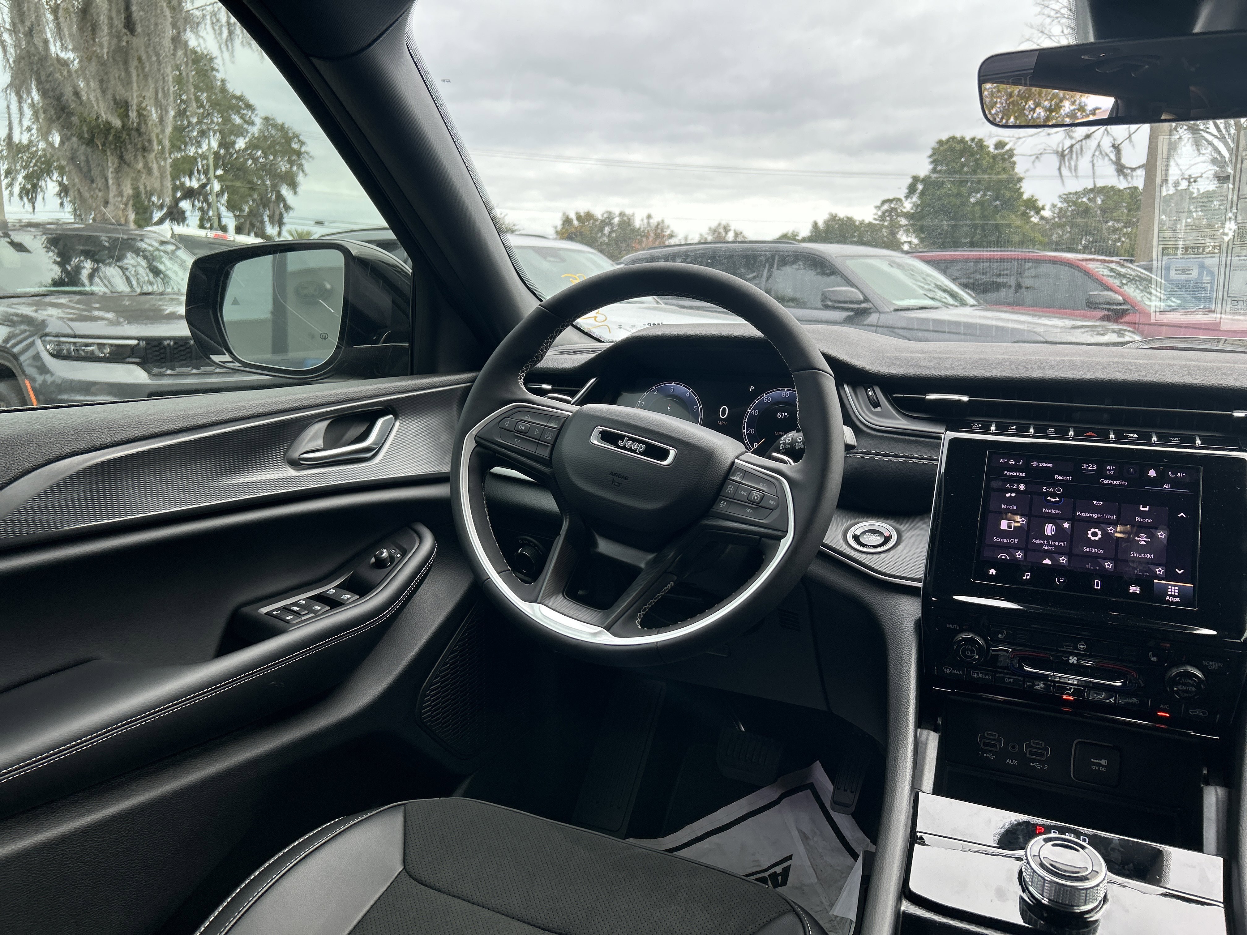 New 2025 Jeep Grand Cherokee Altitude image 36