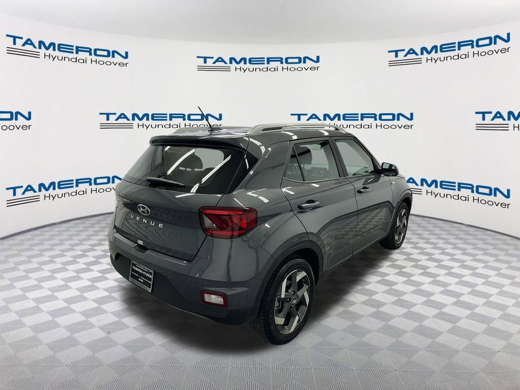 Used 2026 Hyundai Venue SEL FWD image 5